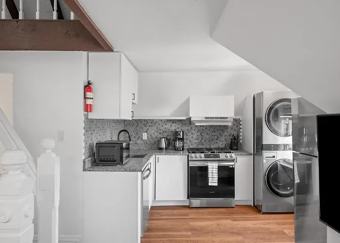 Shadyside, Pittsburgh, Modern And Unique 1 Bedroom Unit6 With Free Parking * Pittsburgh