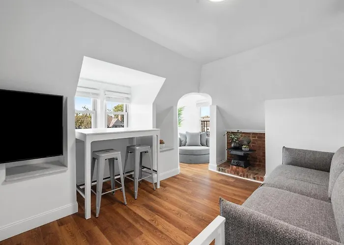 Apartment Shadyside, Pittsburgh, Modern And Unique 1 Bedroom Unit6 With Free Parking