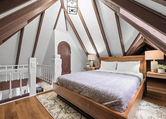 Shadyside, Pittsburgh, Modern And Unique 1 Bedroom Unit6 With Free Parking Pittsburgh