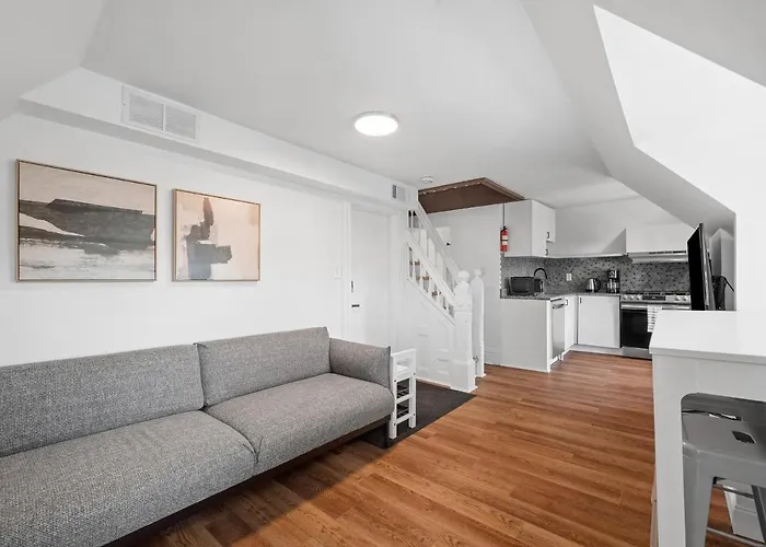 Shadyside, Pittsburgh, Modern And Unique 1 Bedroom Unit6 With Free Parking Pittsburgh